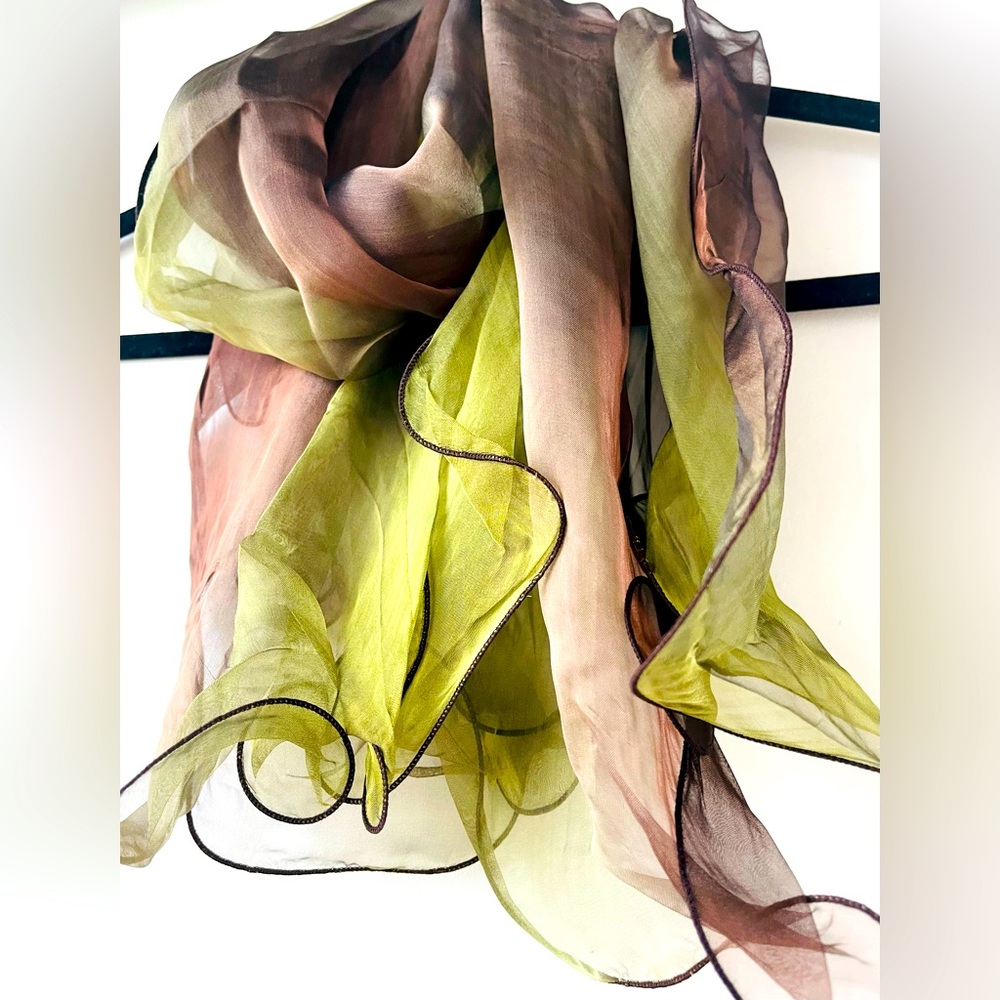 TILO Scarves unique beauty…curly edges and sweet twist to jazz up any outfit 💙